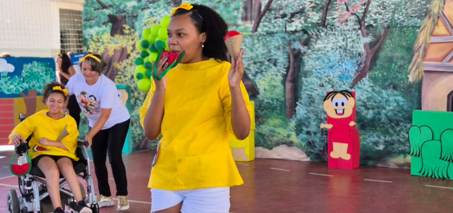 APAE de Franca promove atividades com clima natalino e apresentações artísticas protagonizadas pelos alunos