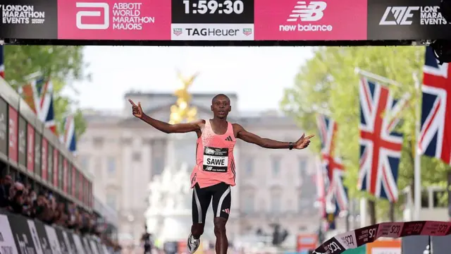 Sabastian Sawe faz história em Londres e vence maratona com tempo abaixo de 2 horas