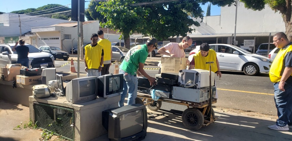 Eletrônicos esquecidos em casa podem gerar renda para pessoas em tratamento de saúde mental
